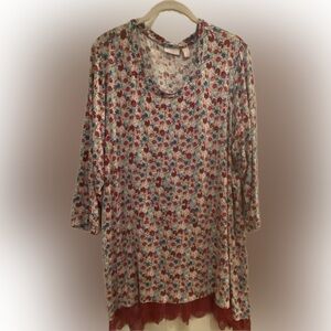 LOGO top. GUC. Burgundy Blue Floral w/lace trim. 2X.